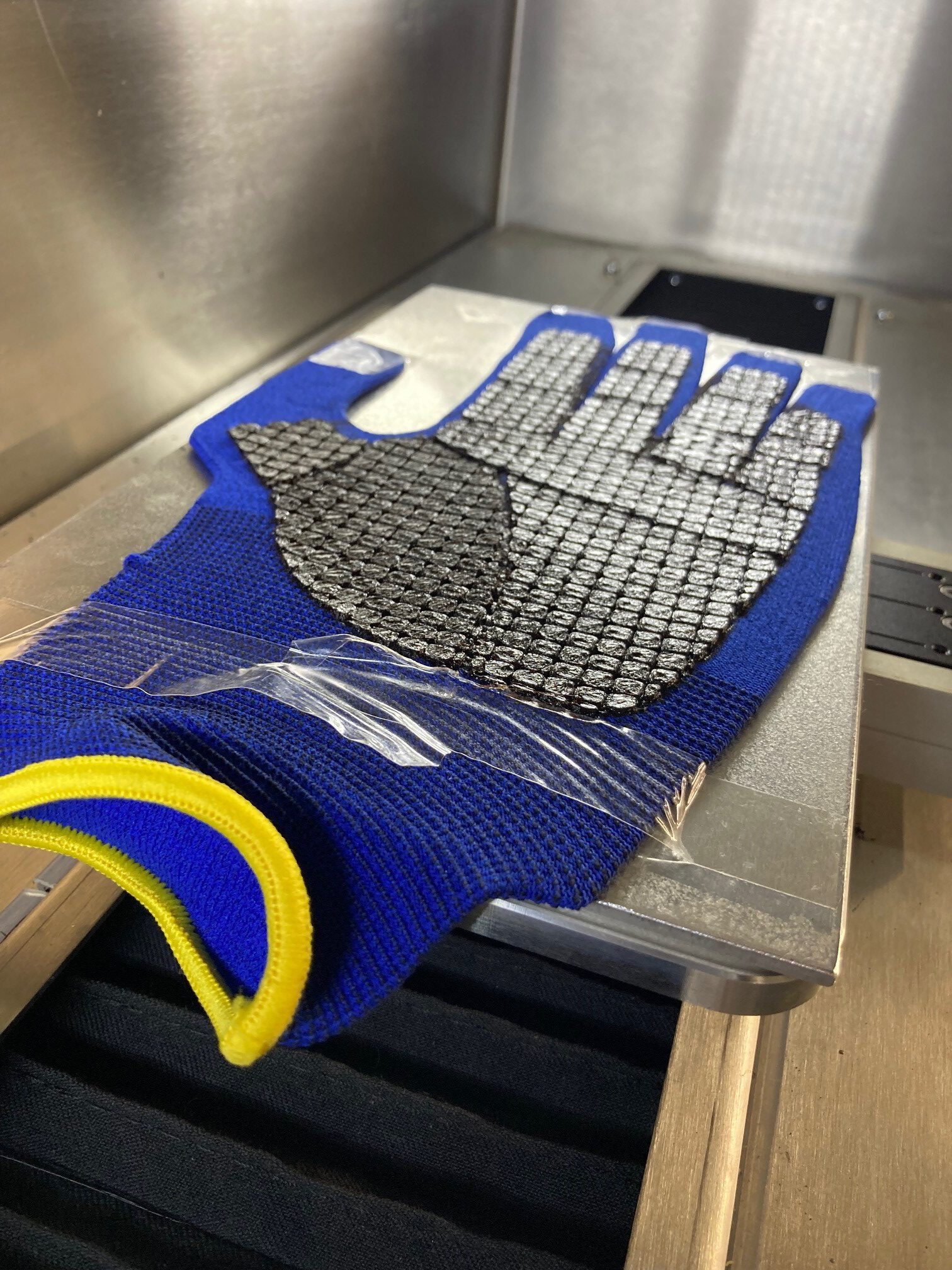 Innovative und biologisch abbaubare Handschuhe aus dem 3D-Drucker