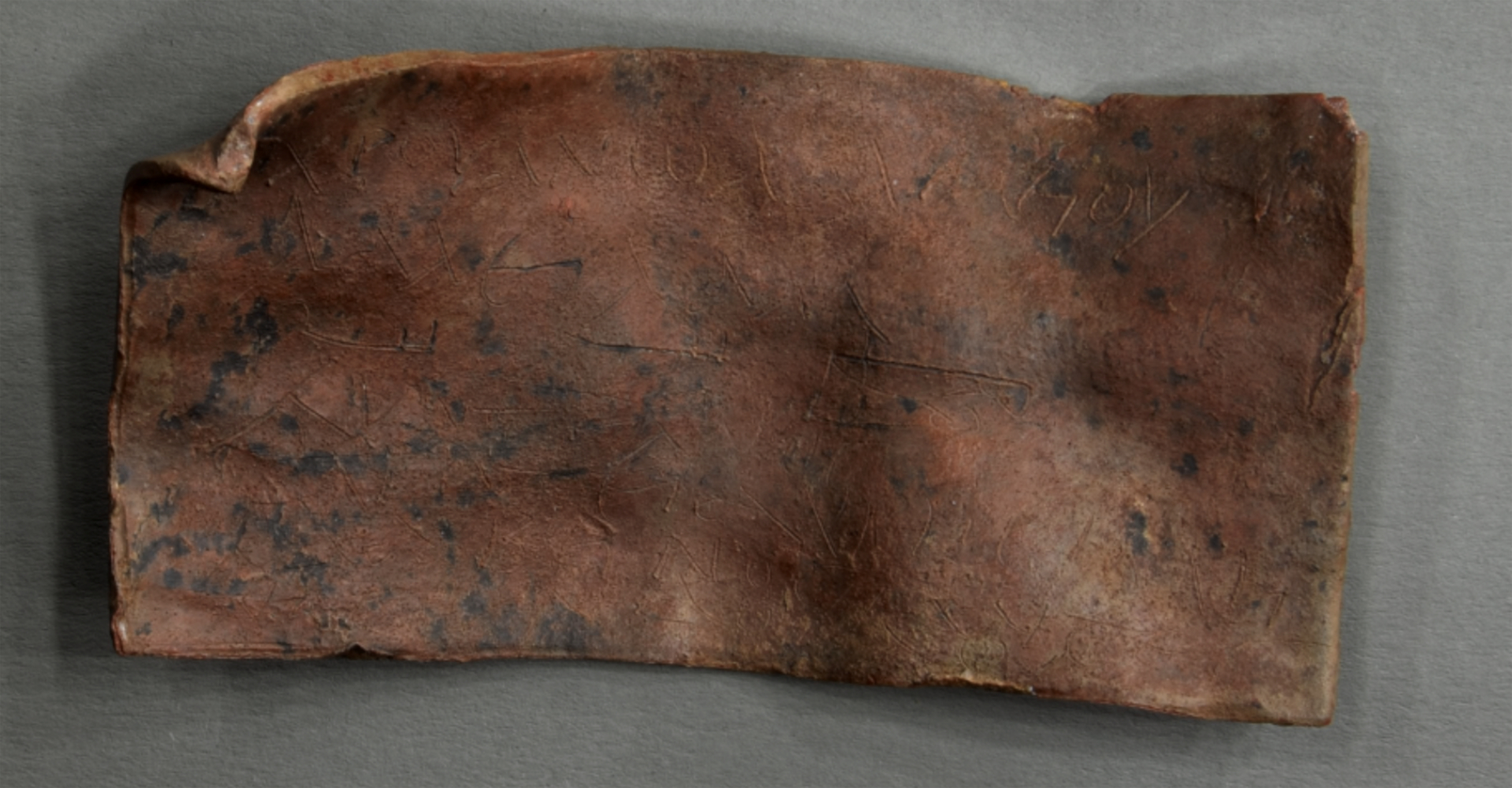 Magisches Artefakt – Forscher entziffern antike Fluchtafel